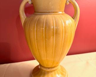 Vintage Red Wing vase #226