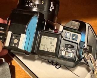 Vintage Minolta Maxxum 7000 35mm camera with Maxxum 2800AF flash and AF Zoom 28-135mm lens