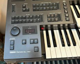Yamaha Electone EL-40 close up photo