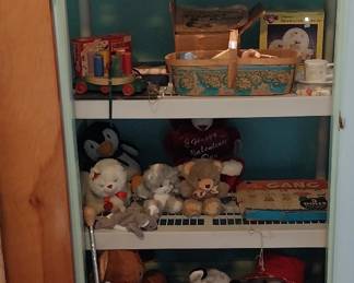 creepy dolls, vintage games