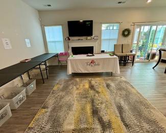 We are ready for you!
Checkout and hold area is set up and ready!