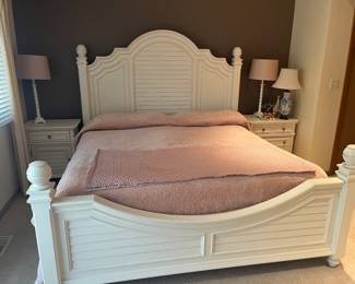 Gorgeous California King Bed frame & nightstands 