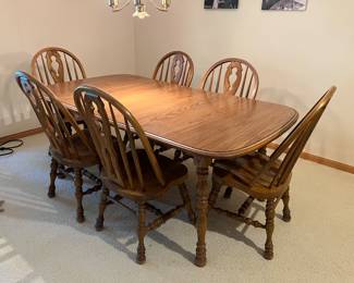 Dining room table & chairs