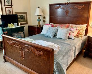 Antique bed