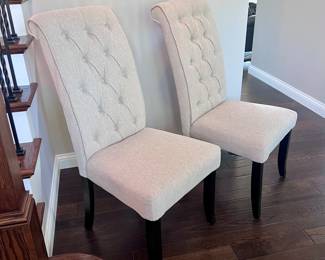 Tufted Back Dining Chair