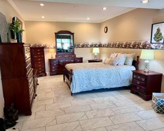 Lexington Cherry Queen Bedroom Set