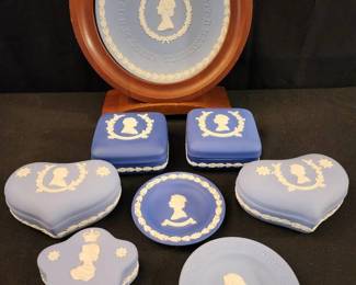  001 Wedgewood Queen Elizabeth Collectors Series