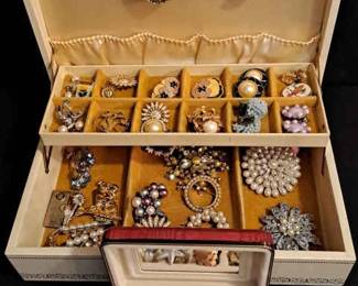 Costume Jewelry Lot 1 