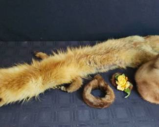 Set 4 of Fox Fur Accessories