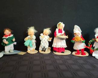  060 Set 7 of Christmas Annalee Dolls 