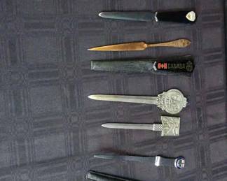  040 Set 12 of Traveling Letter Openers 