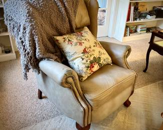 Leather wingback recliner