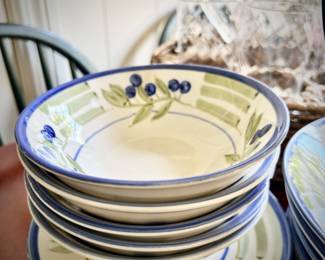 Blue and green blueberry china set