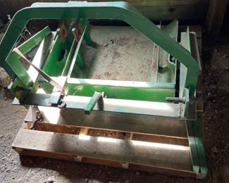 Three point hitch scraper
Available for pre purchase 