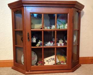Display Wall Cabinet, 18.5" x 22.5" x 6"