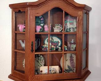 Wall Display Cabinet, 20.5" x 22" 

