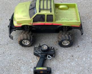 Radio Shack Remote Control Ford F350 Truck, Model 60-4386, Powers On And New Bright Cat DL9 Remote Control Bull Dozer