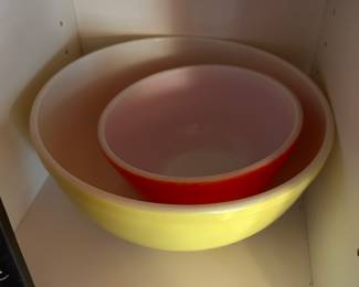 PYREX BOWLS.