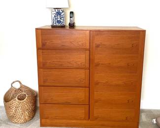 MCM 5 drawer and 4 shelf tall dresser 