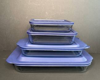 Pyrex glass storage with silicone lids 