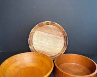 Wood serving bowls & trays 