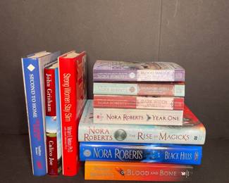 Assorted novels books, Nora Roberts