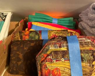 Placemats and napkin sets.