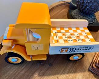 Wooden UT truck
