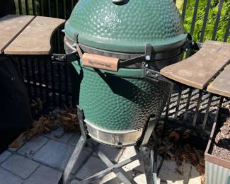 Big Green Egg grill