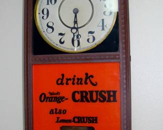 VINTAGE ORANGE CRUSH ADVERTISING CLOCK IN OAK CASE