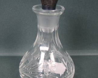 EARLY CUT CRYSTAL PERFUME BOTTLE