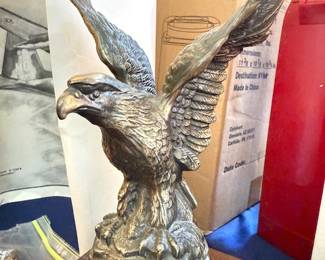 Eagle statue 