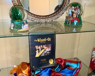 "Wizard of Oz",  collectibles, books, photographs. 