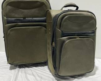 Claiborne Green 2pc Luggage Set