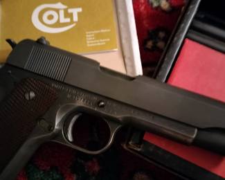 WW2 Colt 45,Ithaca