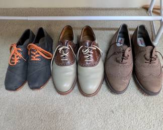 Lot #B61 - Men's Shoes: Tom's, Dexters, Levi Transits