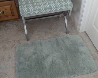 Lot #B11 Stylish Bathroom Set - Decorative Stool and Plush Bath Mat