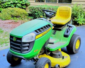 John Deere Riding Mower