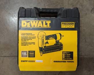 WST027 Unused DEWALT 18 Gauge Brad Nailer