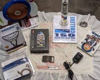 WST087 Unused Decorations And Things For The Home.