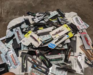 WST046 (200)+ Unused Wine Bottle Openers