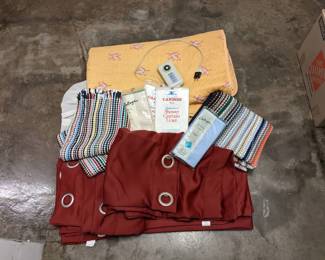 WST047 (2) Carpets, (4) Curtains, (4) Shower Curtains And (2) Blankets