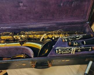 Tenor Sax/B flat clarinet combo. Manufacture, Conn (sax), Noblet (clarinet). Early 60's (best guess). Both need service, however because it's a two-instrument package