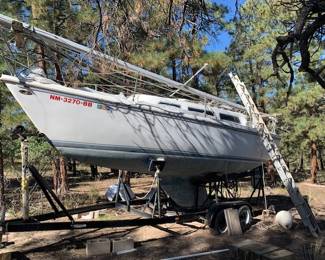1981 Catalina 27' sailboat with trailer, sails, etc