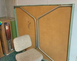 Very vintage ping pong table