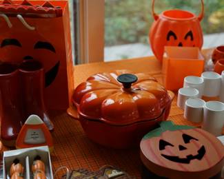 Check out the Le Creuset pumpkin casserole !