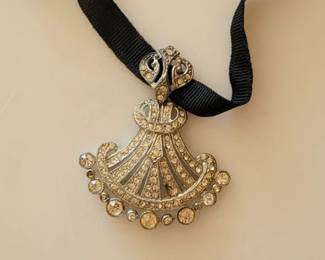 Vintage costume jewelry choker, see more jewelry photos at bottom of photos