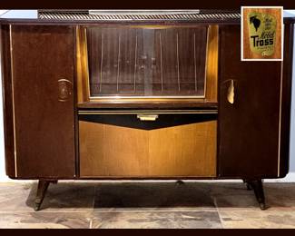 Mid Century Modern Bar Cabinet with Metal Tag Möbel Trass Frankfurt. One original pull missing. 