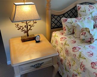 Queen 4-post bed with mattress and matched set of nightstands by Thomasville, shown with metal based lamp 