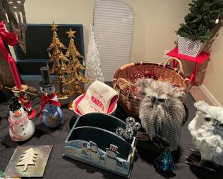 Holiday decor and accessories